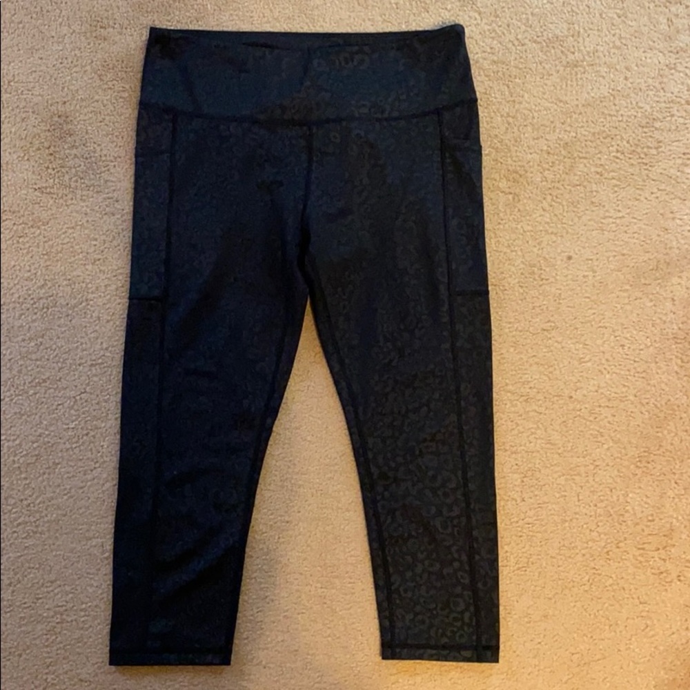 XL Constantly Varied Gear CVG Capri leggings